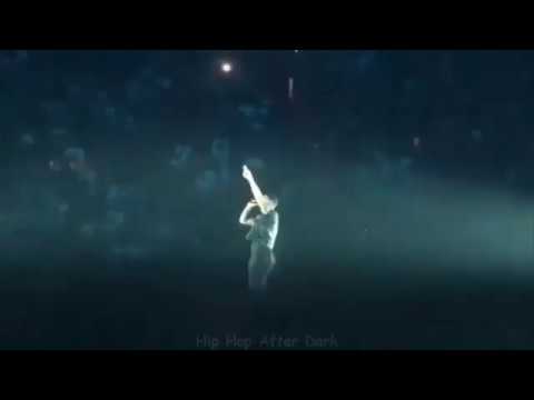 Drake Pays Tribute to Mac Miller At His Concert