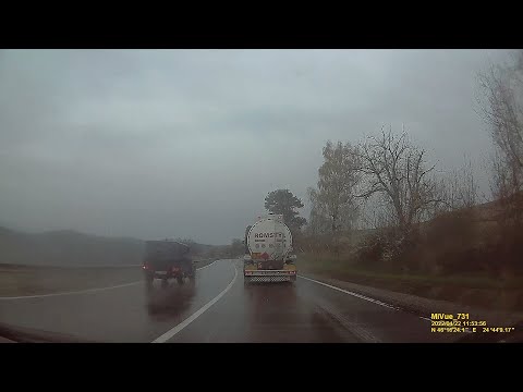 Depasire periculoasa in coborare dn13 Nades Hetiur Targu Mures Sighisoara 2022-04-22