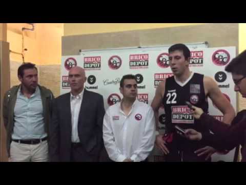 Discursos en el vestuario tras la primera victoria del Brico Depôt Ciudad de Valladolid
