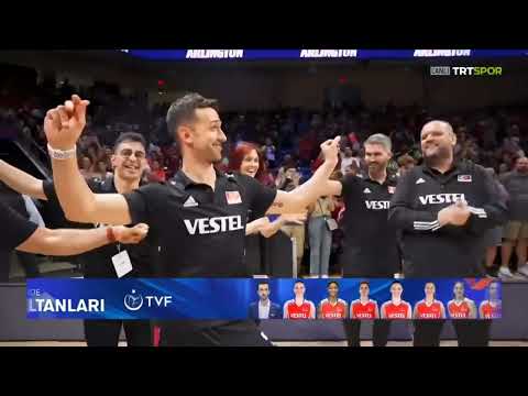 Santarelli Erik Dalı oynuyor