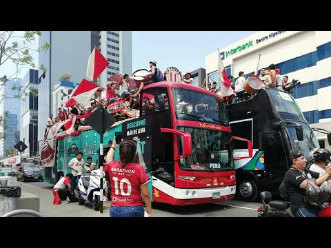 "Previa Esta hinchada Loca no te deja de alentar" Barra: Trinchera Norte • Club: Universitario de Deportes • País: Peru