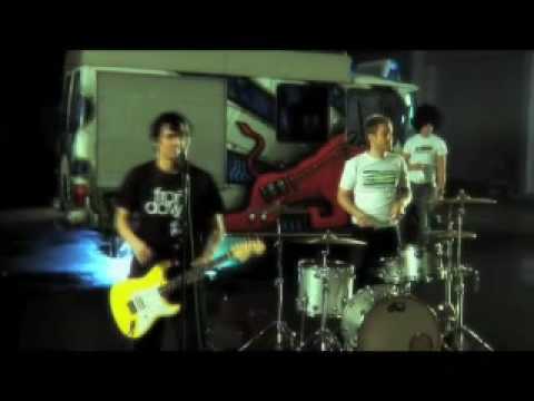 3 Feet Smaller - Lie Baby, Lie!