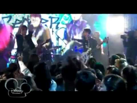 Familia Punk - Rock Bones (concierto)