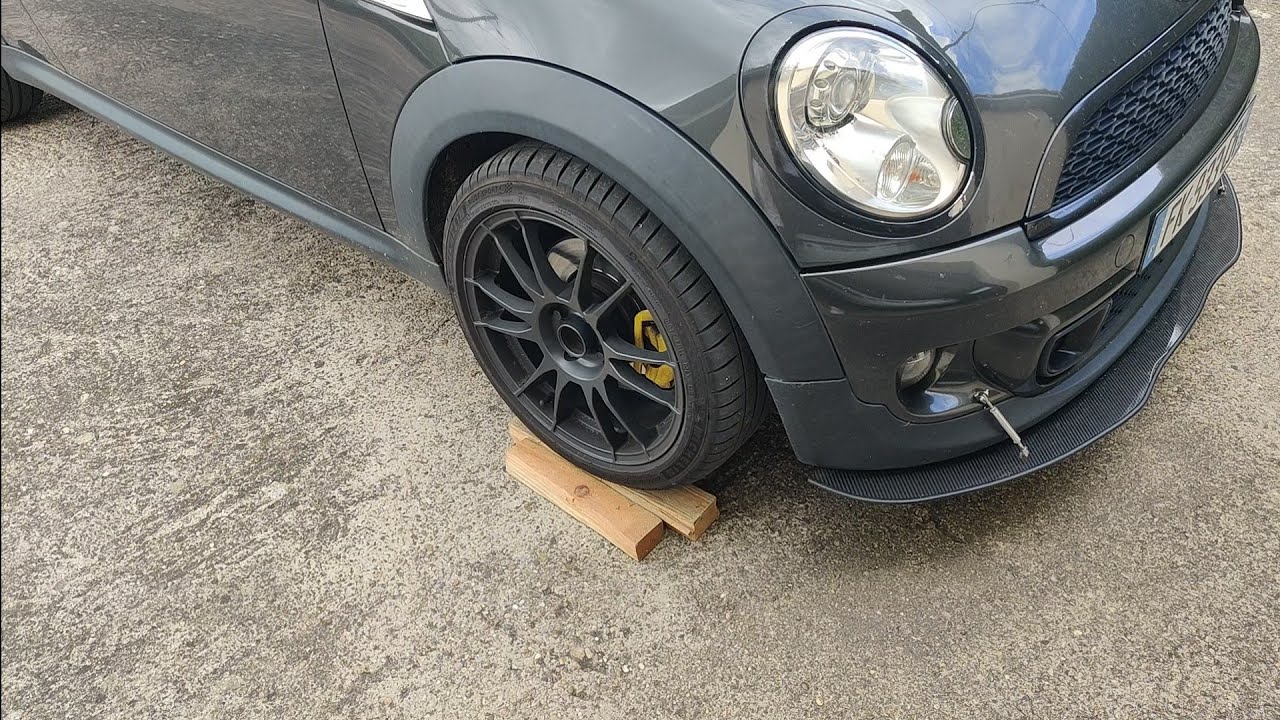 Cooper S Claquement de chaîne ! Tuto changement roue de friction de pompe à eau