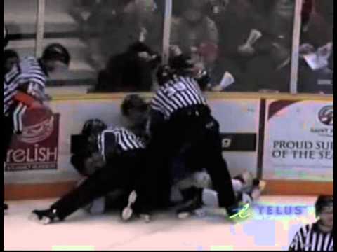 Adam Jones vs Alexandre Beauregard