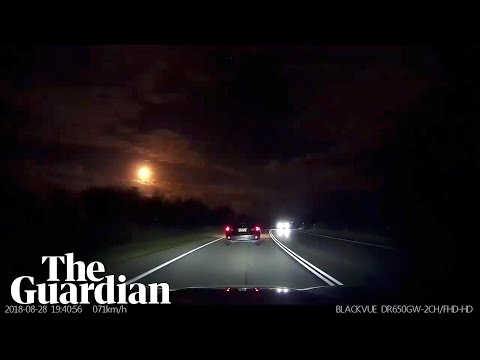 Meteor fireball lights up night sky in Perth, Australia