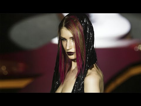 VERSACE ATELIER Fall/Winter 2002-03 Paris | Full Show