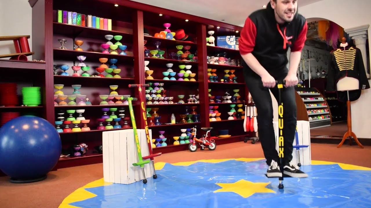 product video Qu-ax Pogo Stick - 30 bis 50 kg - blau