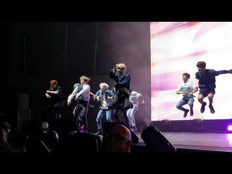 190802 Stray Kids Unveil in Berlin MIROH 1080p fancam