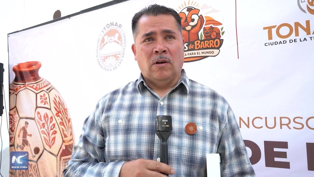 Concurso de artesanías fusiona barro y fútbol rumbo a Copa Mundial 2026 en México