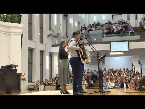 Familia Puha-Fiindcă atât de mult a iubit Dumnezeu lumea