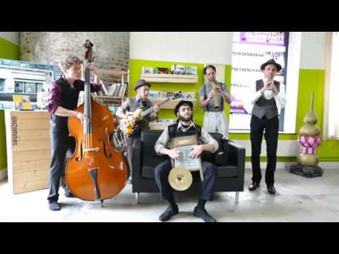 The French RAG • Canapé live maison Folie Moulins