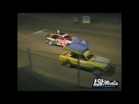 Outlaw Sedans: 2007/08 Queensland Title - A-Main - Mackay Speedway - 03.11.2007