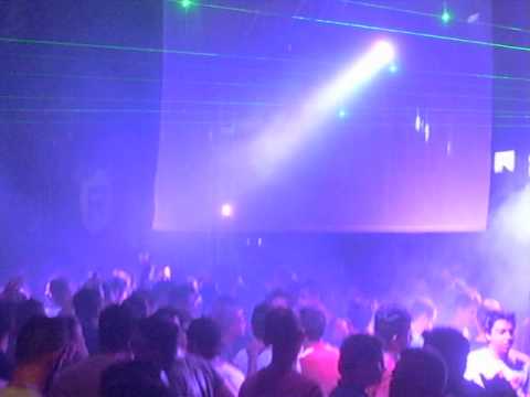 Republika Brasília - 9 de março de 2013 - DJ Mike Gentile (Espanha)