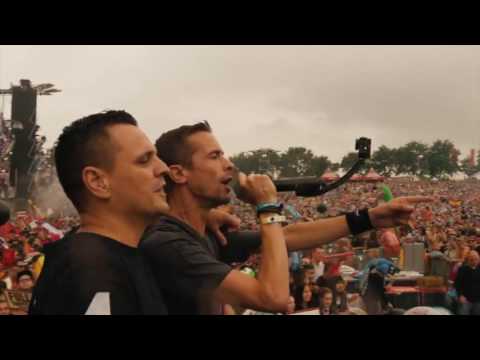 Defqon.1 2016 - Power Hour - Left Right