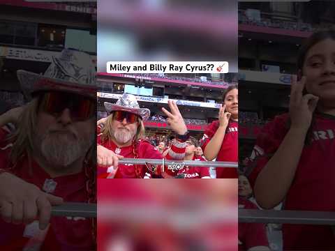 Name a better father-daughter duo 😂🎤 #mileycyrus #lookalike #jumbotron