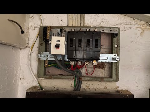 Vintage Consumer Unit Find - Electrician Life