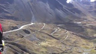 preview picture of video 'Bolivia 1 of 9   Mountain Biking Death Road And La Senda Verde Animal Refuge'