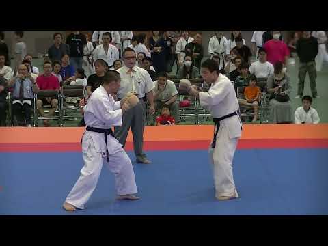 Kyokushin Karate with Head Punches (Shinken Shobu) - Gen Mizutani vs Tatsuya Ito