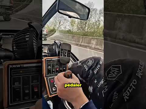 Un pilote professionnel teste une fusion impossible entre moto et voiture