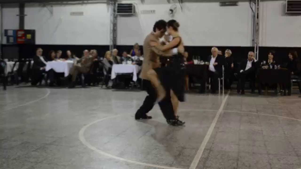 Video thumbnail for Federico Naveira & Sabrina Masso en Milonga Malena Sunderland Club 2/4