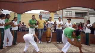 preview picture of video 'Apresentação da Capoeira Cordão de Ouro,Festa do Município de Mombaça-ce'