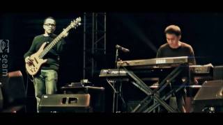 simakDialog (Live @ Java Jazz Fest. 2010) - 05. Throwing Words (Part 1)