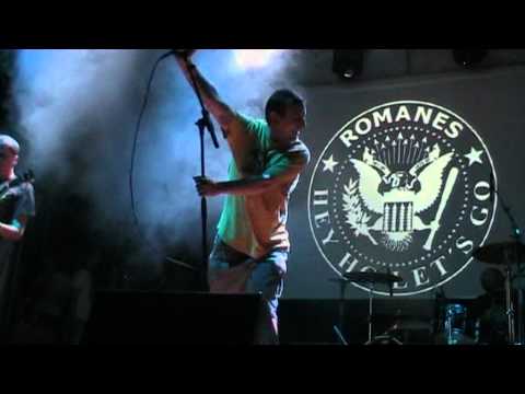 ROMANES + GUEST-surfin bird-cretin hop-listen to my heart-romavintage-23-06-2011