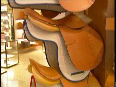 Jean-Louis Dumas has passed away : the Hermès flag is flying at half-mast.