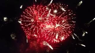 preview picture of video 'Cairns New Year 2015 Fire Works'