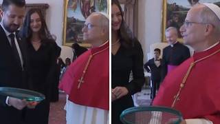 Il presidente Milatovic regala una racchetta da tennis al Papa ed evoca le radici familiari monte...