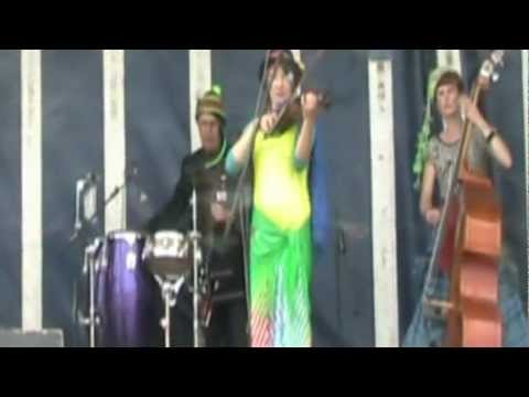 Swaffham Free Festival 2012 - Novinka Folskaband.mpg