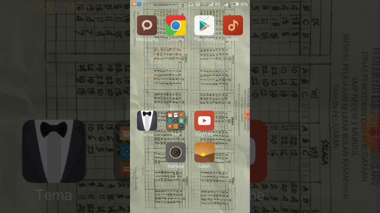 digitalisasi dokumen. mengubah dokumen kertas ke dalam bentuk soft file PDF.