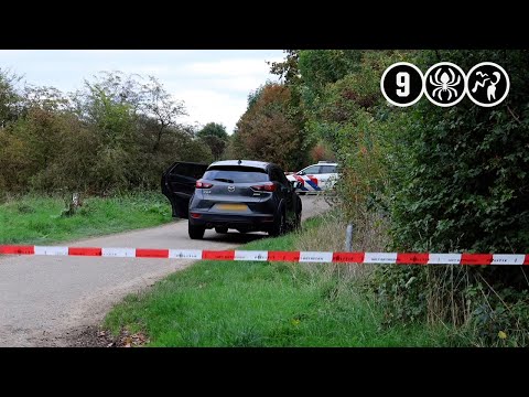 Man (39) dood in auto gevonden | Boxmeer