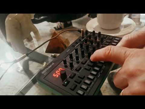 Roland AIRA S-1 Tweak Synthesizer Free Play