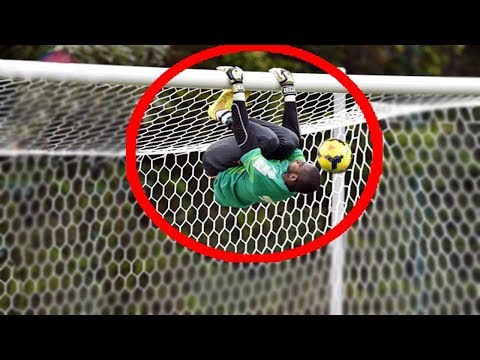 Top 10 Acrobatic Goalkeepers Saves