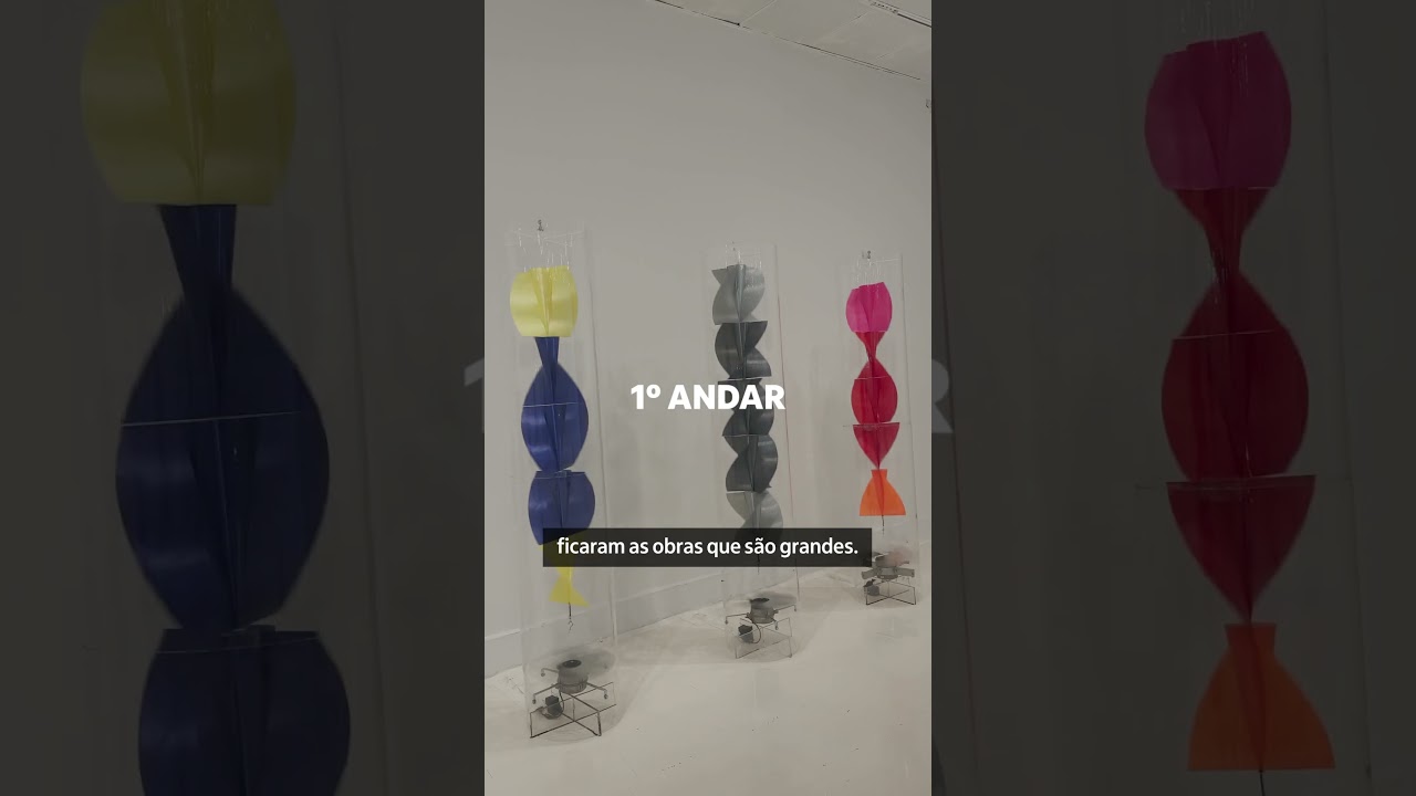 VÍDEO NOVO ▶️ Conheça a exposição “Guto Lacaz: cheque mate” pelo olhar dos curadores! #shorts