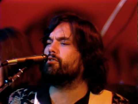 Little Feat - Dixie Chicken (with Emmylou Harris & Bonnie Raitt) Live 1977. HQ Video.