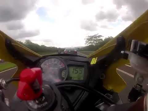 Jetta a 300km pau na r1