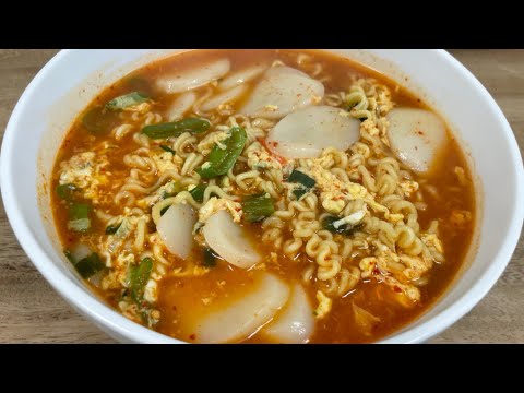 Comida rápida: deliciosa receta de ramen con pasteles de arroz