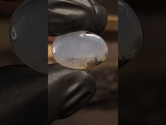 حجر عقيق شجري طبيعي