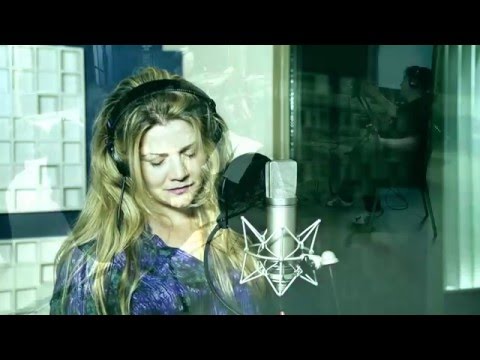 La Estrella Azul - Anabella Zoch + Bruno Arias + Peteco Carabajal #VIDEOOFICIAL