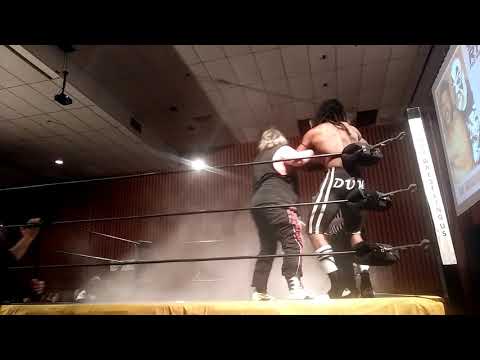 Powder miscue causes Beast Man to spear his partner!