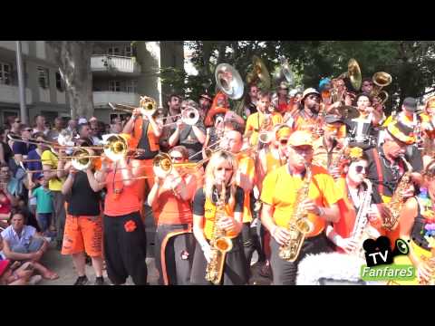 Festival des Fanfares de Montpellier 2015 - La Brigade des Tubes (Lille)