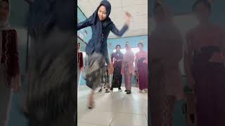 Download lagu Mojang geulis #tiktok #tiktokvideo #kebayaday #automobile mp3 Download lagu Mojang geulis #tiktok #tiktokvideo #kebayaday #automobile mp3