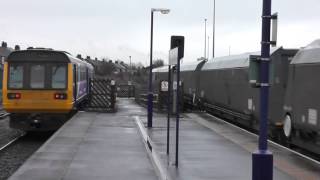 preview picture of video 'Freight passing Scunthorpe Railway Station -Scunthorpe Awayday Part 3'