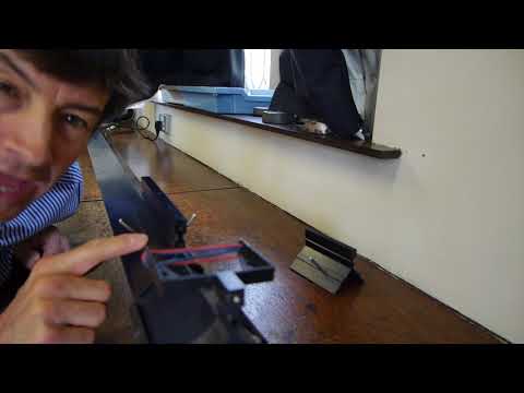 Linear Air Track - F-J's Physics - Video 39