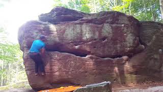 Video thumbnail of Jump-o-matic, 5b. Laurenzoboulderfels