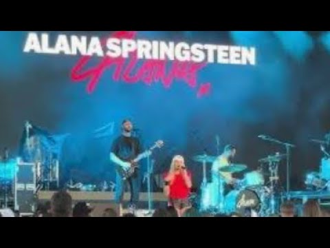 Alana Springsteen INTRO / You Don’t Deserve A Country Song LIVE 2025 Charlotte, Nc