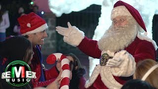 Edwin Luna y La Trakalosa de Monterrey - Santa Claus llegó a la ciudad ft. Andrea Escalona